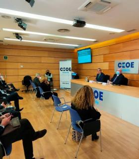 Rodríguez apela a mantener la guardia alta contra la pandemia para evitar que comprometa la recuperación económica · foto 3
