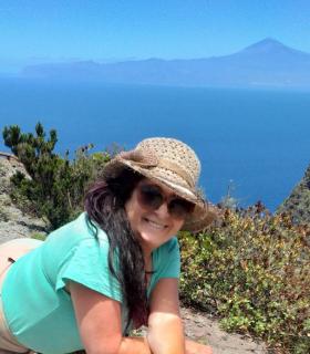 Candela Marrero Pérez: “la Diosa de piedra es guardiana de mis versos” · foto 2