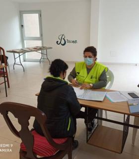 El Gobierno de Canarias entrega a 12 familias que perdieron sus hogares las llaves de sus viviendas en Tazacorte · foto 1