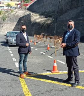 El Ayuntamiento de Tacoronte asfalta los aparcamientos de Mesa del Mar y el túnel de acceso a la playa de La Arena · foto 3
