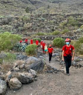 Bomberos de Tenerife rescata a un senderista en la montaña de Ifonche · foto 3