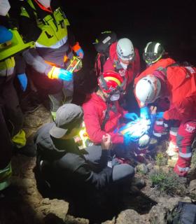 Bomberos de Tenerife rescata a un senderista en la montaña de Ifonche · foto 4