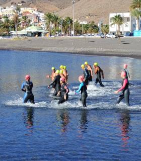 San Sebastián de La Gomera vivió una intensa jornada deportiva y navideña, para promover la actividad física en la ciudadanía · foto 1