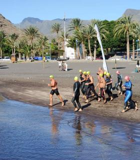 San Sebastián de La Gomera vivió una intensa jornada deportiva y navideña, para promover la actividad física en la ciudadanía · foto 2