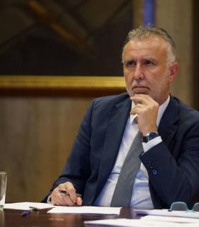 Canarias respalda el uso obligatorio de la mascarilla y solicitará al Gobierno español fondos compensatorios si se produce un daño de la sexta ola en el turismo · foto 4