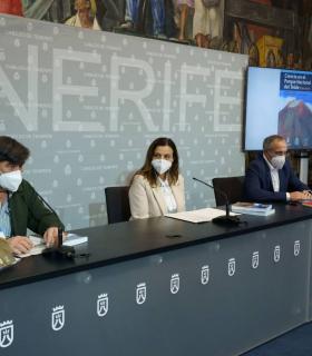 El Cabildo de Tenerife edita un libro que repasa diez años de investigación científica en el Teide · foto 2