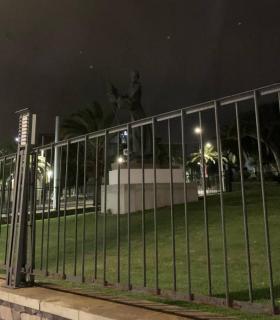 El grupo municipal de CC-PNC de La Laguna demanda que se ilumine la escultura del Padre Anchieta en el campus central de la Universidad · foto 2