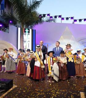 Alán Martín Hernández y Gabriela Cruz Hernández, elegidos Mago y Maga Infantil de las Fiestas de Mayo · foto 2