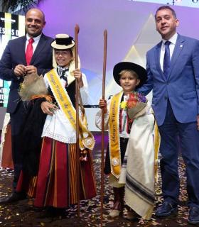 Alán Martín Hernández y Gabriela Cruz Hernández, elegidos Mago y Maga Infantil de las Fiestas de Mayo · foto 1
