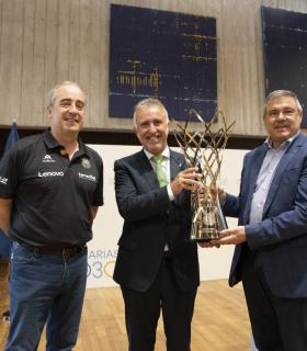 Torres recibe al Lenovo Tenerife tras conquistar su segunda Basketball Champions League · foto 1