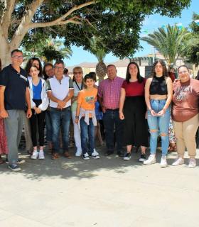 Antigua: doña Agustina Armas Acosta recibe en un emotivo acto el Premio Insular de Artesanía 2022 · foto 3