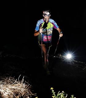 Raúl Díaz y Carmen Ortega ganan la carrera vertical nocturna de la Tenerife Bluetrail 2022 · foto 3
