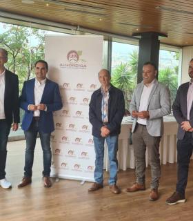 El XXXV Concurso Regional de Vinos Alhóndiga 2022 ha contado con 120 muestras de toda Canarias para la fase de catas de entrega, en el histórico edificio de la Alhóndiga, considerado la catedral del vino de las islas y lugar de origen de esta experien · foto 1