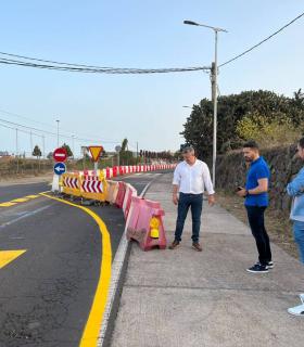 El Gobierno de La Laguna autoriza dos obras a la vez bloqueando el acceso a Los Baldíos sin informar previamente a los vecinos · foto 1