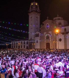 Candelaria: más de 4.000 personas se citan en el Baile de Magos y Pescadores · foto 6