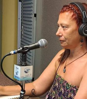 “El Rincón de Ana Vega”; la voz solidaria de Radio Geneto · foto 2