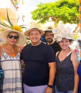 Las Fiestas del Carmen de Los Cristianos llenan las calles del núcleo costero de originales sobreros, música y convivencia · foto 1
