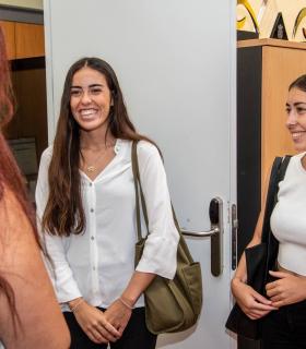 ULPGC: El Rector recibe a Paula e Isabel Laiseca, alumnas de la ULPGC y campeonas del mundo de la clase 29er de regata · foto 3