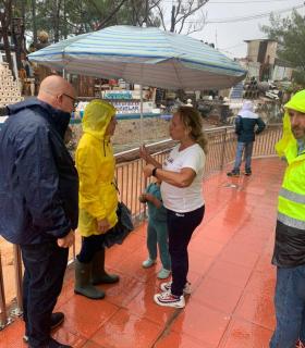 Las lluvias en Telde ocasionan el hundimiento de una calle en La Higuera Canaria, fuertes escorrentías que llegan a las playas y cortes de luz · foto 4