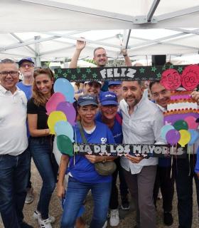 Santa Cruz de Tenerife celebra con 500 mayores de todos los distritos el Día Internacional de las Personas de Edad · foto 3
