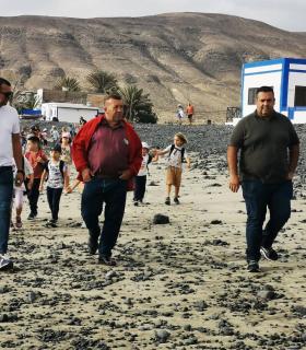 El Ayuntamiento de Antigua colabora en una suelta de tortuga boba en Pozo Negro · foto 3