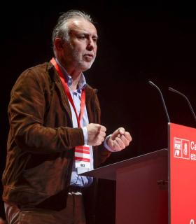 Angel Victor Torres: "los canarios y canarias saben que están en buenas manos con el PSOE en el gobierno” · foto 4