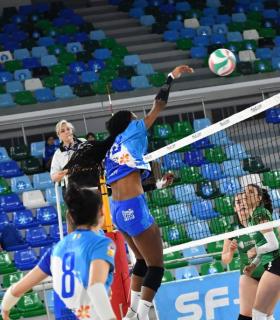 Club voleibol Cuesta Piedra: "un triunfo que vale un liderato" · foto 1