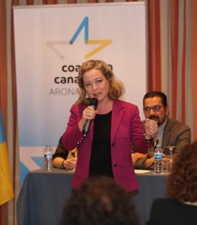 Fotos: Clari Pérez apuesta por un municipio "que ponga en el centro de sus políticas a las personas" · foto 3