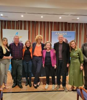 Fotos: Clari Pérez apuesta por un municipio "que ponga en el centro de sus políticas a las personas" · foto 1