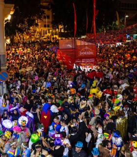 Santa Cruz vive su primer fin de semana de Carnaval con la asistencia de 350.000 personas · foto 4