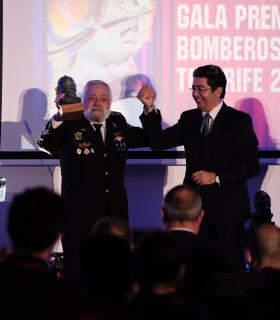 Bomberos de Tenerife homenajea a su personal y concede los primeros premios del Consorcio · foto 3
