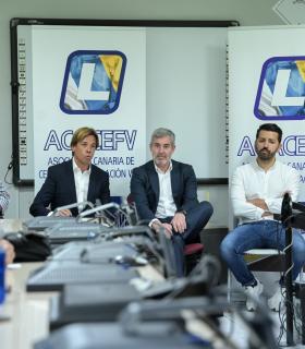 Clavijo reclamará en Madrid el descuento de combustible para el sector de las autoescuelas · foto 3