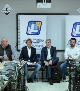 Clavijo reclamará en Madrid el descuento de combustible para el sector de las autoescuelas · foto 2