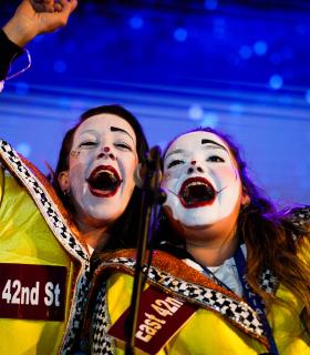 El Encuentro de Murgas de Tenerife hace vibrar el recinto del Carnaval Internacional de Los Cristianos 2023 · foto 2