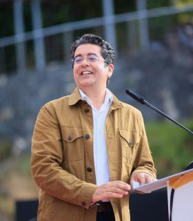 Ángel Víctor Torres sobre Pedro Martín: "Hay que elegir entre la propaganda o su trabajo, rigor y responsabilidad" · foto 7
