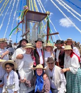 Miles de aroneros y visitantes arropan a la imagen de la Virgen de Fátima en la tradicional Romería de Valle San Lorenzo · foto 10