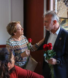 Torres afirma que no escatimará esfuerzos para seguir fortaleciendo la sanidad pública en Canarias · foto 2