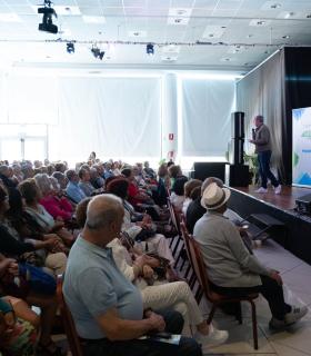 Clavijo se compromete a sacar del "ostracismo al que condenó el PSOE a los mayores canarios" · foto 2
