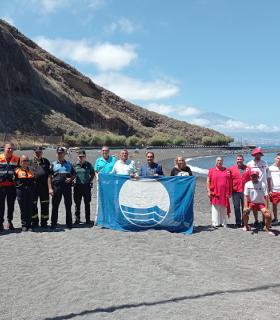 El municipio luce la Bandera Azul en la playa de La Arena cumpliendo más de dos décadas de estándares de calidad · foto 3
