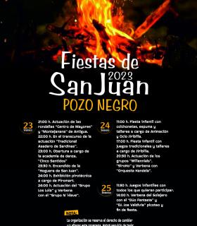 Hoguera gigante y espectaculares fuegos pirotécnicos en la noche de San Juan en Pozo Negro · foto 1