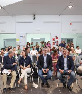Clavijo apunta a la educación, la investigación y la ciencia como uno de los objetivos prioritarios del Gobierno · foto 1