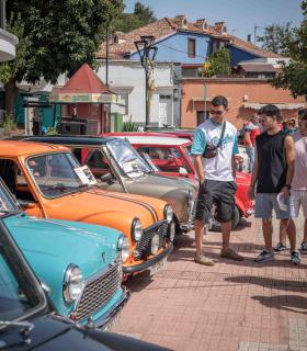 La X Exposición de Minis de La Esperanza hace las delicias de los amantes del icónico automóvil · foto 2
