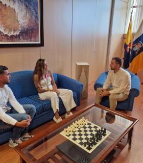 El alcalde anuncia la intención del gobierno local de nominar un espacio público de la ciudad con el nombre de Misa Rodríguez · foto 2