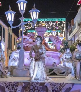 La Cabalgata de Carrozas reúne a más de 2.000 personas en las calles de Tegueste para exaltar la tradición artística local · foto 4