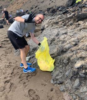 La Concejalía de Playas organiza una limpieza de choque con voluntarios en Palos y San Borondón · foto 2