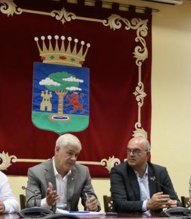 El Ministerio de Inclusión prevé la construcción de un centro de primeras llegadas en la isla de El Hierro · foto 2