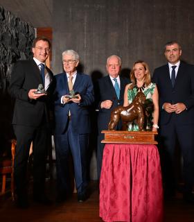 Loro Parque entrega el Premio Gorila 2022 en reconocimiento a la dedicación por la protección del planeta · foto 1
