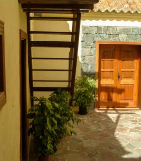 El Ayuntamiento de Adeje visibiliza a las escritoras canarias · foto 1