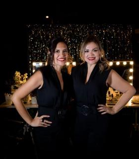 Las hermanas Denimar Bitorage y Esther Bitorage, ganadoras del concurso internacional del primer premio al diseño · foto 2