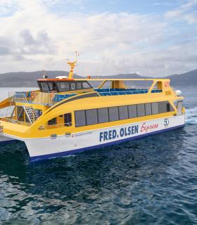 Fred. Olsen Express presenta en FITUR su nuevo miniferri para excursiones turísticas · foto 3